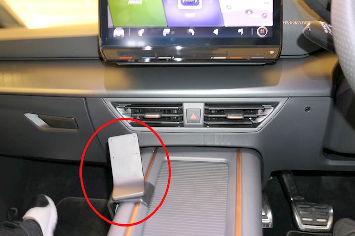 Brodit ProClip for Cupra & Seat Born (Console mount)